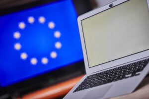 credit-consommation-plus-tiers-sites-web-examines-violation-potentielle-du-droit