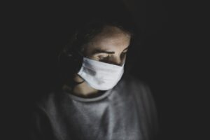 L'Europe veut reconnaître la COVID-19 comme une maladie professionnelle